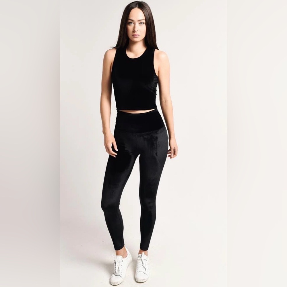 Beyond Yoga Velvet Set Top + Leggings - Picture 2 of 10